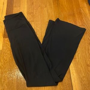 Lululemon groove high rise flare pant black size 6 28 inch length